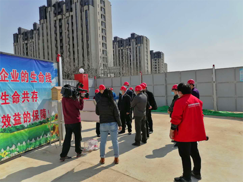 “抗击疫情众志成城” 区委领导检查工地复工情况
