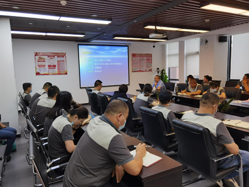 北京路鹏达建设发展有限责任公司法务审计部组织法律知识培训交流会