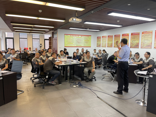 路鹏达公司组织开展商务谈判及商务礼仪培训会