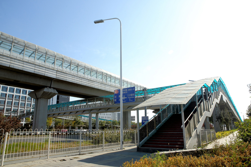 沙河高教园区跨南丰路人行过街天桥