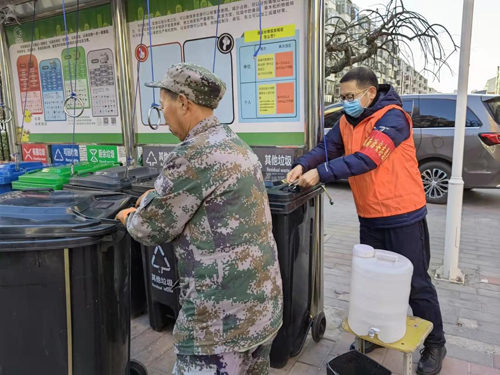 路鹏达党支部开展党员服务日