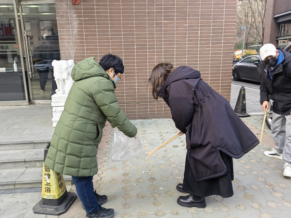 路鹏达党支部开展“党员带头齐清扫 干净整洁迎新年”活动