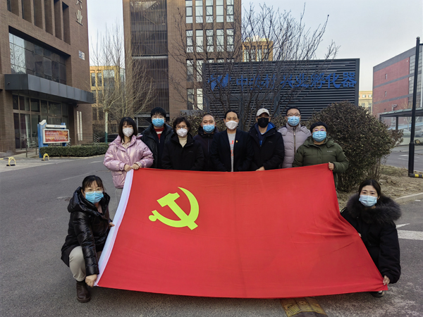 路鹏达党支部开展“党员带头齐清扫 干净整洁迎新年”活动