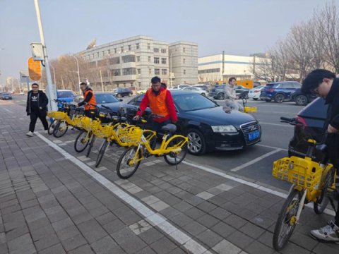 路鹏达党支部开展“传承雷锋精神，践行党员担当”为主题志愿服务活动